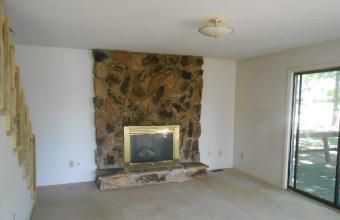 202 Red Oak Dr, Lenoir, NC 28645