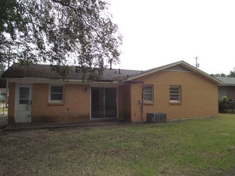 5132 Newbury Ln., Montgomery, AL 36108