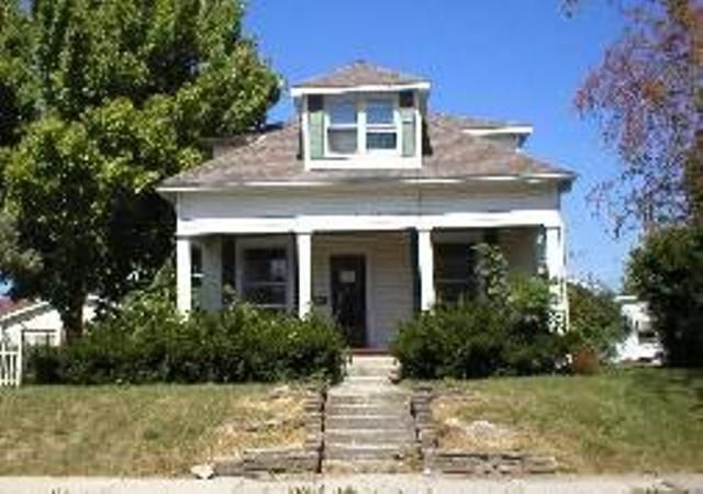 610 E Benton St, Wapakoneta, OH 45895