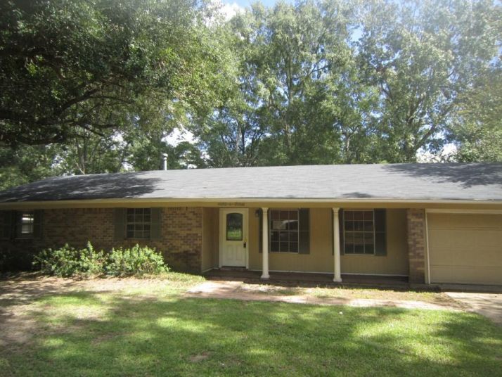 803 Live Oak Drive, Clinton, MS 39056