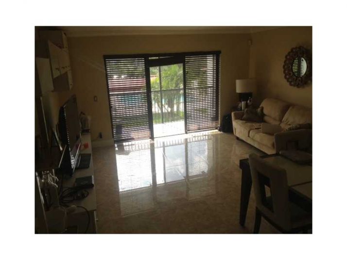 431 LAKEVIEW DR # 202, Fort Lauderdale, FL 33326