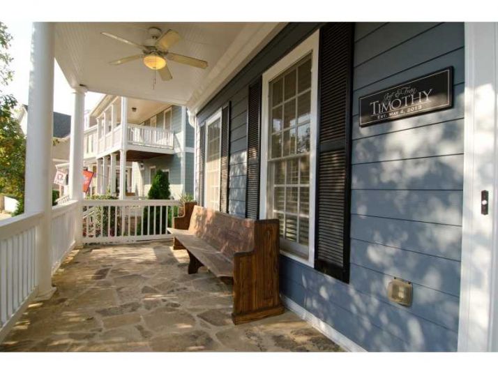 1696 Carr Circle, Atlanta, GA 30318