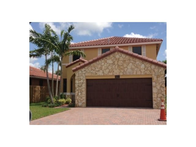 9935 NW 10 TE, Miami, FL 33172