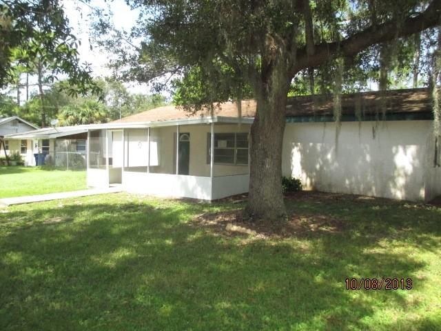 526 Monterey St, North Fort Myers, FL 33903