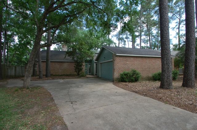 11607 Hillbrook Dr, Houston, TX 77070