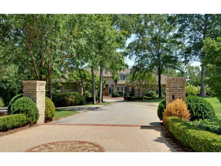 5525 Golf Club Drive, Braselton, GA 30517