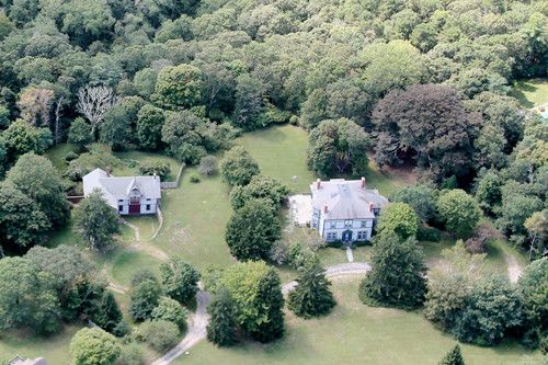 5 Carriage Ln, Yarmouth Port, MA 02675