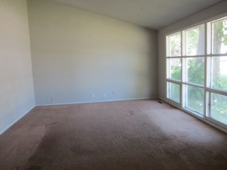 105 Pueblo Rd, Carpentersville, IL 60110