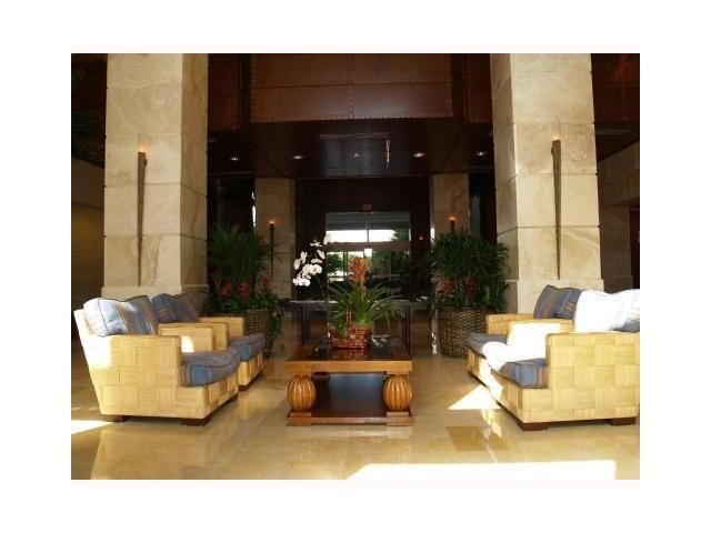 19501 W COUNTRY CLUB DR # 2512, Miami, FL 33180