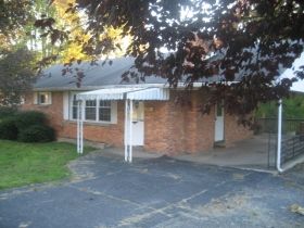 4430 Southview Rd, Ashland, KY 41101