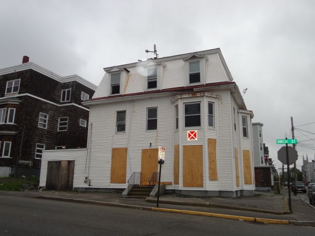 80 Birch St, Lewiston, ME 04240