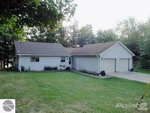 8225 Winnie Drive, Mancelona, MI 49659