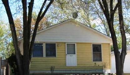 1431 Elm Ave, Round Lake, IL 60073