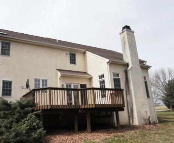 1 Honeysuckle Ln, Kennett Square, PA 19348