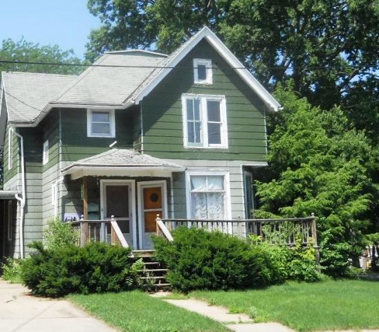 903 Jackson Avenue, Dixon, IL 61021