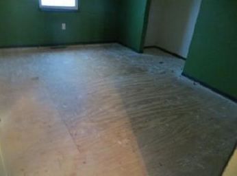 4517 NW Amesbury Pl, Blue Springs, MO 64015