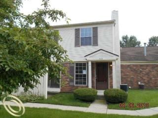 7733 Lake Ridge Dr, Waterford, MI 48327