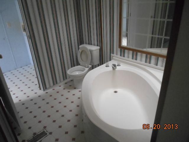 1058 Apple Blossom Ln, Burlington, NC 27217