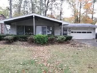 1746 Dodge Dr NW, Warren, OH 44485