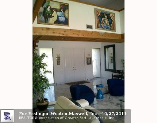 960 E COCO PLUM CR, Fort Lauderdale, FL 33324