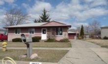 18555 Matthew Dr Clinton Township, MI 48035