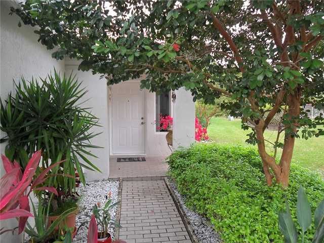 4209 CHERRYWOOD CT, Fort Lauderdale, FL 33331