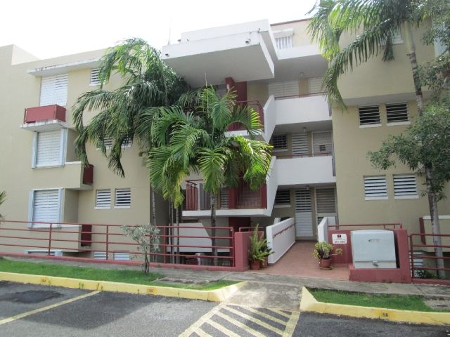 B 407 Villas Parqe Escorial, Carolina, PR 00985