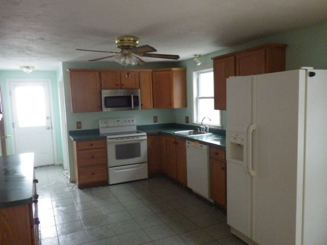 21 Mansfield St, South Weymouth, MA 02190