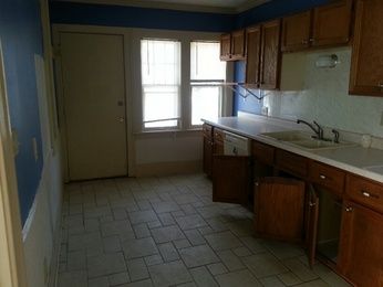 818 Cleo St, Lansing, MI 48915