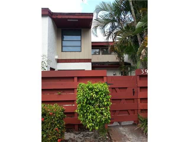 3903 Flamewood Ln # 221, Hollywood, FL 33021