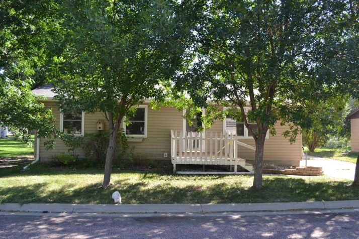 602 S Academy Stree, Lennox, SD 57039