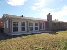 1882 Calloway Cir, Lenoir City, TN 37772