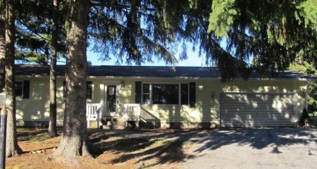 2445 W Carriage Hill Dr, Traverse City, MI 49686