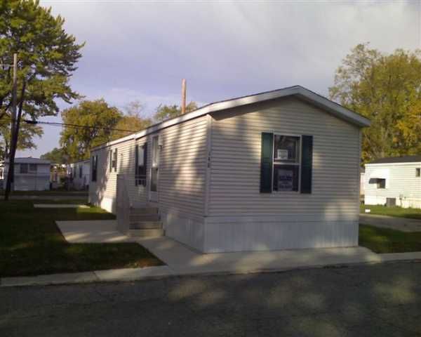 20832 Tuck Rd. #148, Farmington, MI 48336