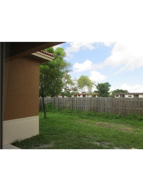 905 NE 208 TE, Miami, FL 33179