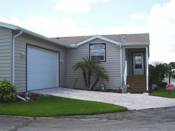 563 Plymouth St., Vero Beach, FL 32966
