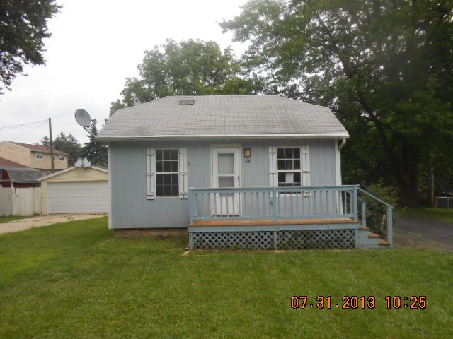 202 Deray Ct, Auburn Hills, MI 48326