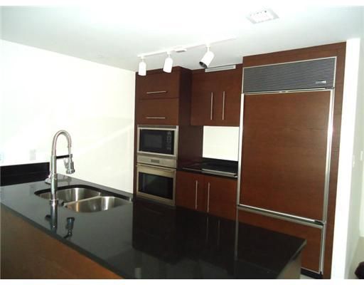 475 BRICKELL AV # 1614, Miami, FL 33131