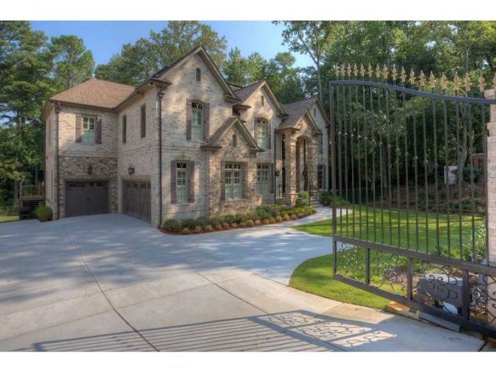 2710 Fairoaks Road, Decatur, GA 30033