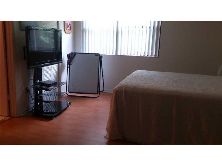 14225 SW 94 CR # 101-11, Miami, FL 33186