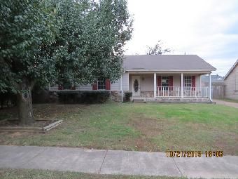 1565 Belle Trees Dr, Cordova, TN 38016