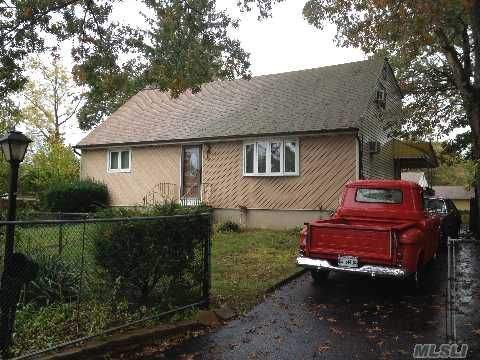 141 Putnam Avenue, West Babylon, NY 11704