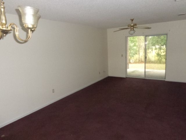 121 Magnolia Plantation Ct, Hinesville, GA 31313