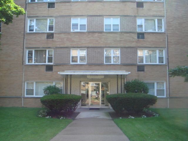 2025 W Granville Ave Apt 205, Chicago, IL 60659