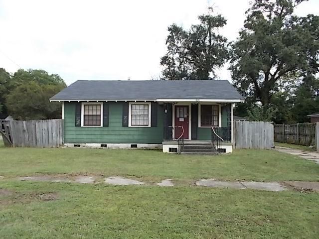 601 Lesesne St, Mobile, AL 36606