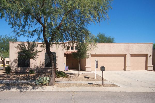 7665 E Desert Arbors, Tucson, AZ 85715