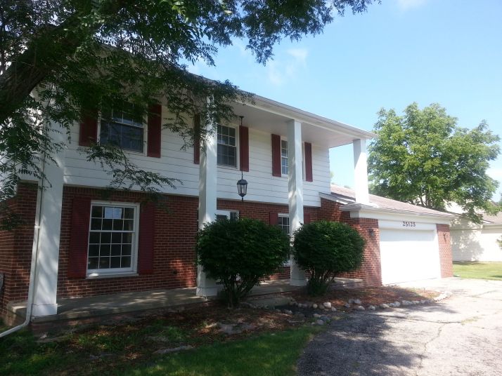 25125 Branchaster Rd, Farmington, MI 48336