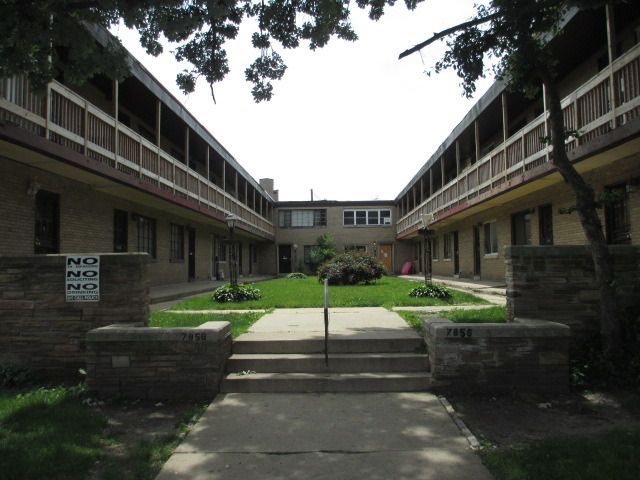 7856 S South Shore Dr Apt G, Chicago, IL 60649
