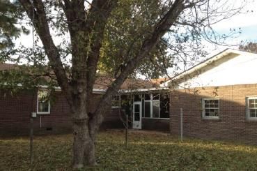 513 N 11th St, Paragould, AR 72450