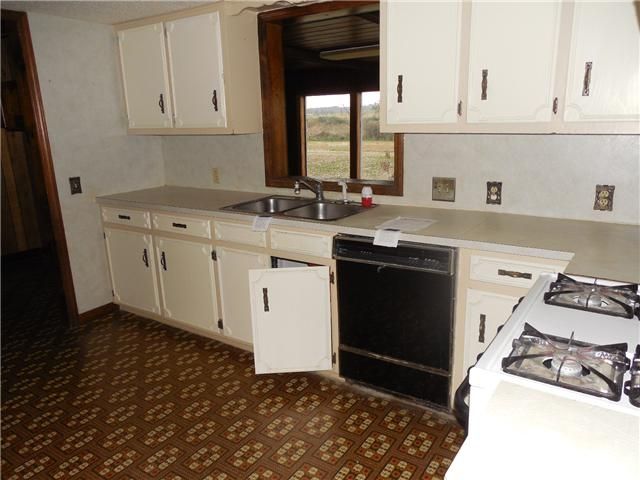 3565 Gum Ln, Springdale, AR 72764